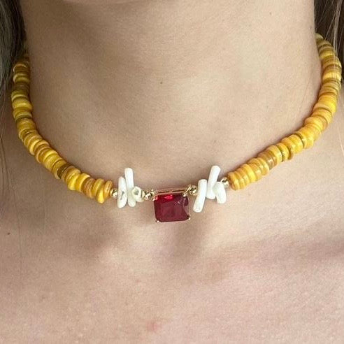 Collar Pucas Yellow Red Diamond